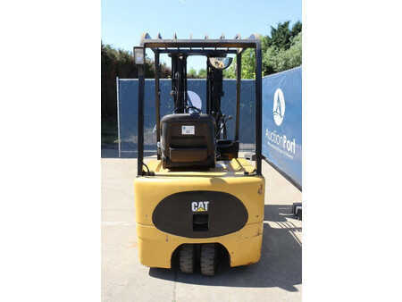 Eléctrica de 4 ruedas 2001  CAT Lift Trucks EP16KT (4)