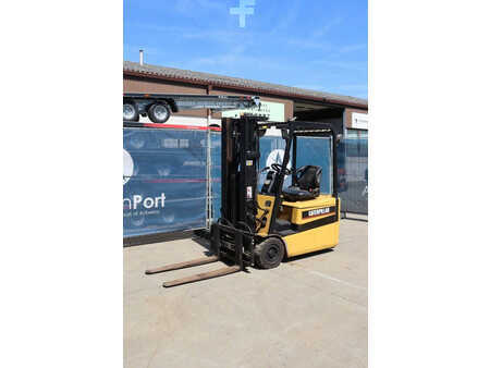 Eléctrica de 4 ruedas 2001  CAT Lift Trucks EP16KT (8)