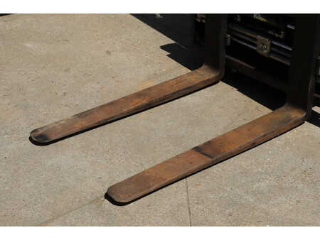 Eléctrica de 4 ruedas 2001  CAT Lift Trucks EP16KT (9)