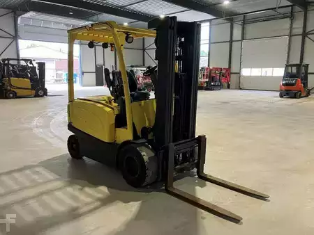 Elektromos 4 kerekű 2017  Hyster J2.5XN (6)