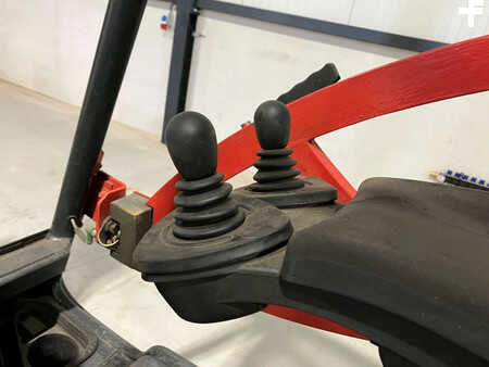 Elektro čtyřkolový VZV 2005  Linde E30-02 (9)