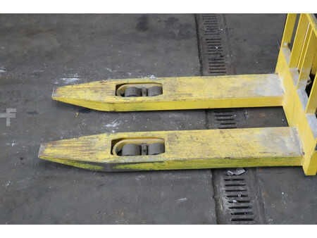 Hochhubwagen 2014  Yale MS12 AC (10)