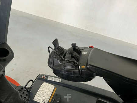 Sähkö - 4 pyör 2014  Toyota 8FBET20 (10)