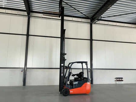 Sähkö - 4 pyör 2014  Toyota 8FBET20 (14)