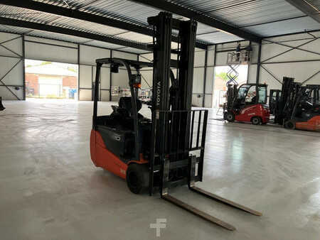 Sähkö - 4 pyör 2014  Toyota 8FBET20 (6)