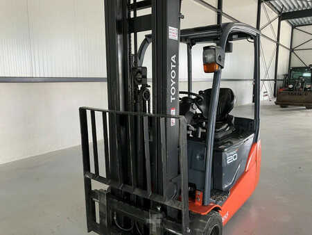 Sähkö - 4 pyör 2014  Toyota 8FBET20 (8)