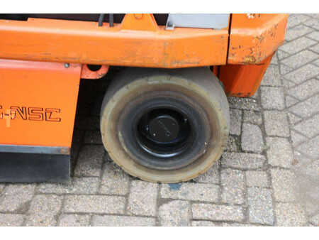 Elektryczne 4-kołowe 2005  Carer R45-NCS (16)