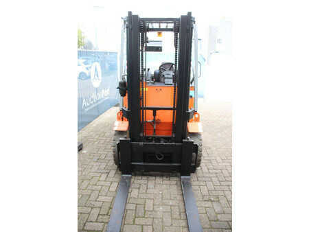 Elektryczne 4-kołowe 2005  Carer R45-NCS (7)