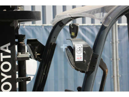 Chariots électriques à 4 roues - Toyota Traigo 15 (13)