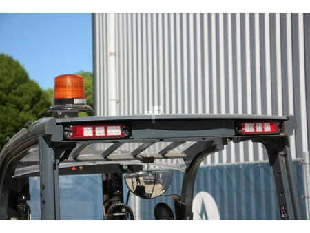 Chariots électriques à 4 roues - Toyota Traigo 15 (15)