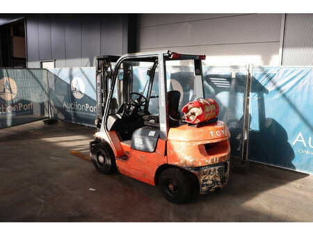 LPG Forklifts 2005  Toyota 42-7FGF25 (3)