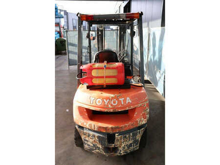 LPG Forklifts 2005  Toyota 42-7FGF25 (4)