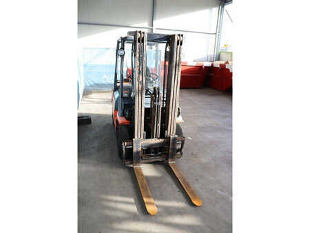 LPG Forklifts 2005  Toyota 42-7FGF25 (6)