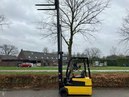 Electric - 4 wheels 2004  Yale ERP20ATF (17)