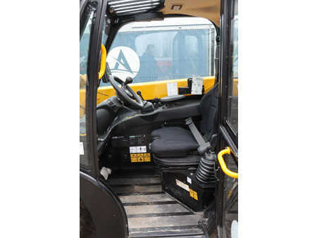 Telescopic forklift rigid 2023  JCB 512-40 (18)