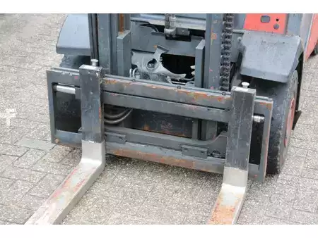 Gázüzemű targoncák 2010  Linde H25T-01 (10)