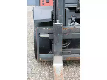 Gázüzemű targoncák 2010  Linde H25T-01 (12)