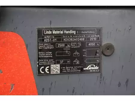 Gázüzemű targoncák 2010  Linde H25T-01 (14)