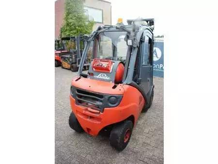 Gázüzemű targoncák 2010  Linde H25T-01 (5)