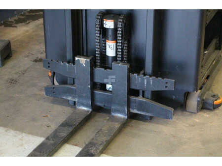 Vertikal-Kommissionierer - Crown Access 123 Comprehensive System Control (10)