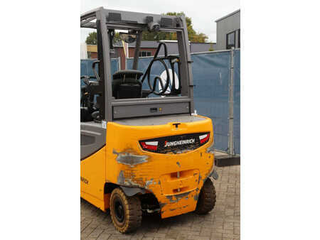 Carrelli elettrici 4 ruote 2016  Jungheinrich EFG 425S (17)