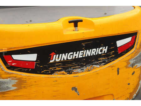 Carrelli elettrici 4 ruote 2016  Jungheinrich EFG 425S (19)