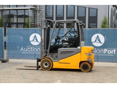 Carrelli elettrici 4 ruote 2016  Jungheinrich EFG 425S (3)