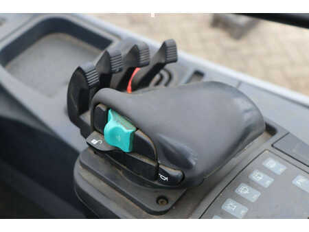 Carrelli elettrici 4 ruote 2016  Jungheinrich EFG 425S (31)