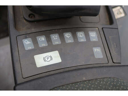 Carrelli elettrici 4 ruote 2016  Jungheinrich EFG 425S (32)