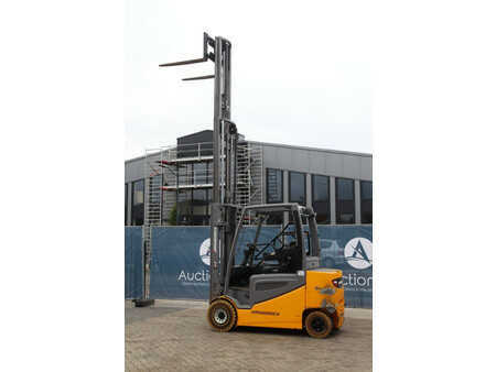 Carrelli elettrici 4 ruote 2016  Jungheinrich EFG 425S (38)