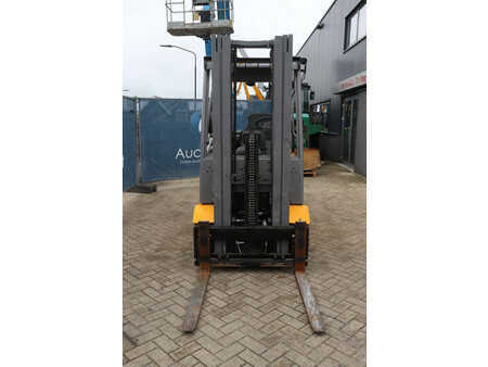 Carrelli elettrici 4 ruote 2016  Jungheinrich EFG 425S (8)