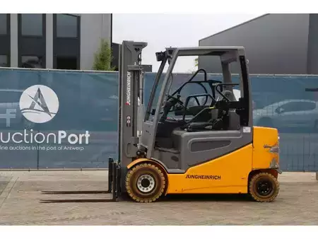 Eléctrico - 4 rodas 2016  Jungheinrich EFG 425S (1)