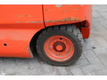 Elektryczne 4-kołowe 1997  Linde E25-01 (15)