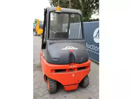 Elektryczne 4-kołowe 1997  Linde E25-01 (16)