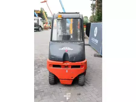 Elektryczne 4-kołowe 1997  Linde E25-01 (5)