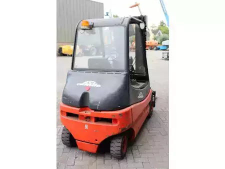Elektryczne 4-kołowe 1997  Linde E25-01 (6)