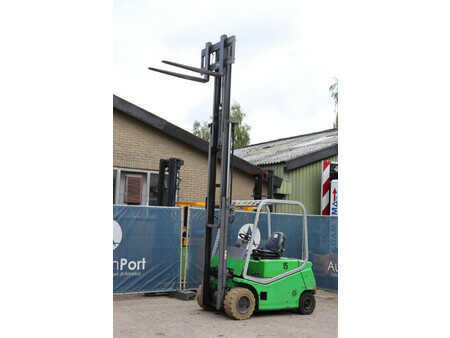 Eléctrica de 4 ruedas 2001  Cesab BLITZ300 (32)