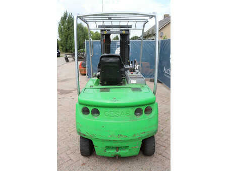 Eléctrica de 4 ruedas 2001  Cesab BLITZ300 (5)