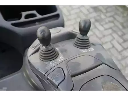 Elektrisk- 4 hjul 2016  Linde E16-02 (22)