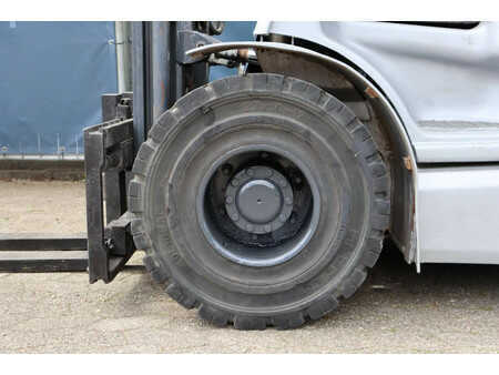 Treibgasstapler 2011  Still RC40-25T (11)