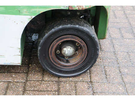 4-wiel elektrische heftrucks 2008  Artison FB25 (14)