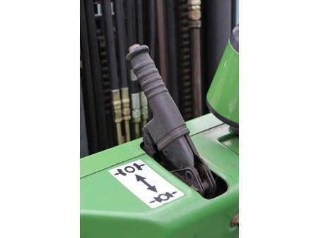 4-wiel elektrische heftrucks 2008  Artison FB25 (23)