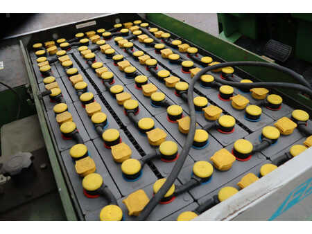 4-wiel elektrische heftrucks 2008  Artison FB25 (31)