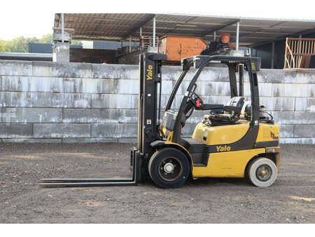 Treibgasstapler 2017  Yale GLP25VXE2170 (1)