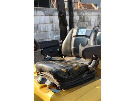 Treibgasstapler 2017  Yale GLP25VXE2170 (24)