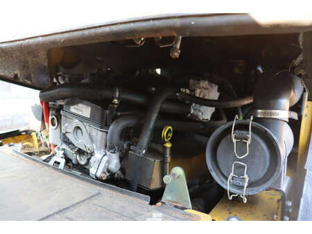 Treibgasstapler 2017  Yale GLP25VXE2170 (32)