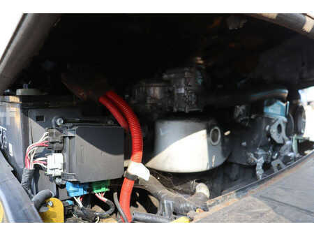 Treibgasstapler 2017  Yale GLP25VXE2170 (33)