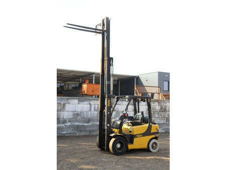 Treibgasstapler 2017  Yale GLP25VXE2170 (34)