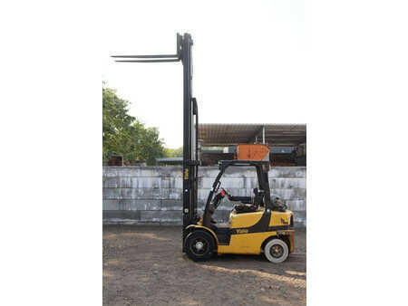 Treibgasstapler 2017  Yale GLP25VXE2170 (35)