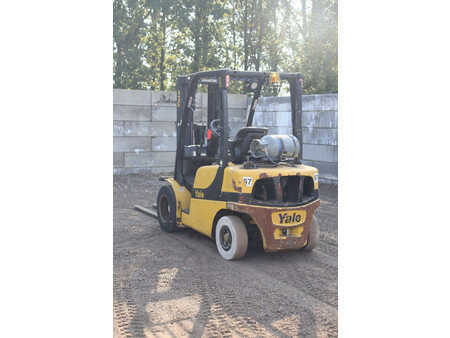 Treibgasstapler 2017  Yale GLP25VXE2170 (4)